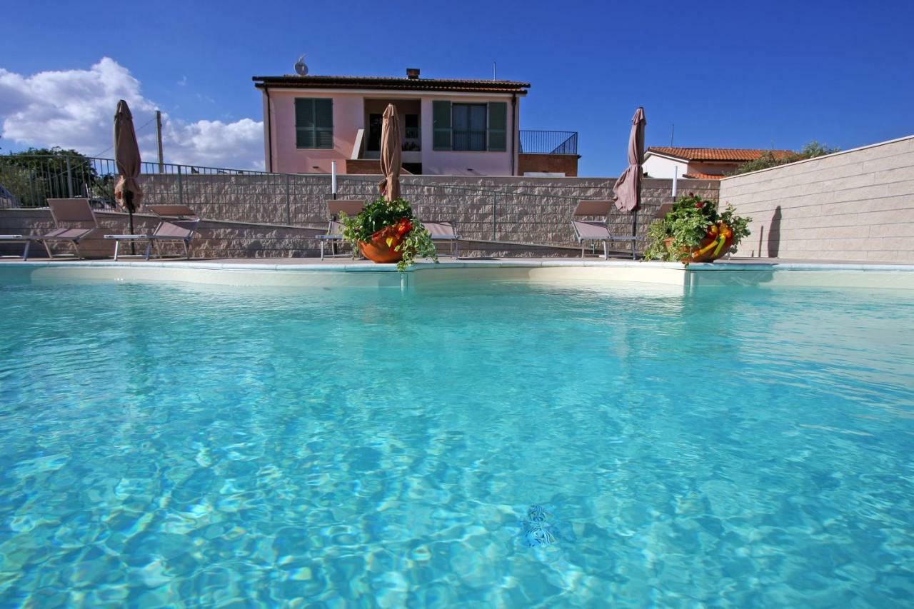 La Collina Del Girasole Villa Montecastrilli Exterior photo